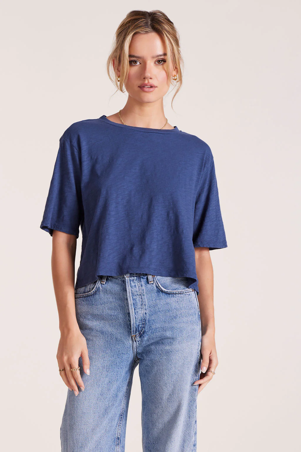 CENTER BACK SEAM CROP TOP - Image 3